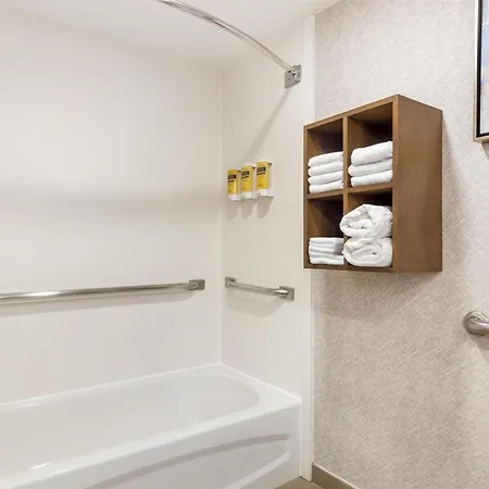 Best Western Plus Raleigh Crabtree Valley Hotel Exterior photo
