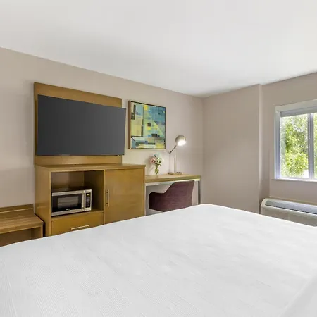 Best Western Plus Raleigh Crabtree Valley Hotel Exterior photo