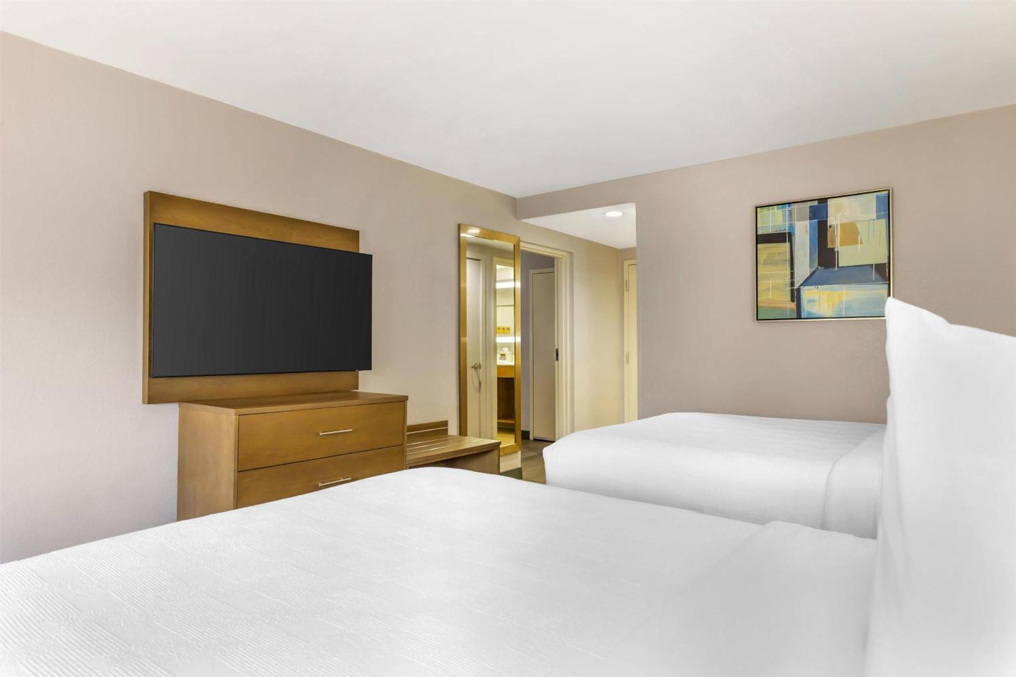 Western Crabtree Valley 3* Raleigh
